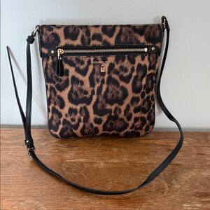 NWT Michael Kors Kelsey Large Crossbody Bag: Butterscotch
